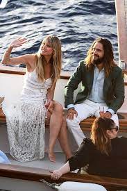 Heidi Klum S Wedding Dress For Her Italian Nuptials Was Ott Who What Wear Uk Heidi Klum Heidi Klum Style Trendy Wedding Dresses