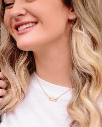 Marla Bowen's Instagram, Twitter & Facebook