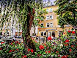 Pin Von Photoartculture Dr Danica Kru Auf Aktuelles Und Schones Aus Munchen Und Bayern Wohnung Mieten Altbaucharme Altbauwohnung