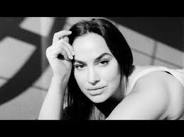 DELTA 3200 FILM TEST IN STUDIO ON CONTAX 645