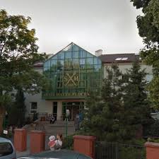 Wybrany marszałkiem sejmu, doprowadził do obradowania pod laską konfederacji, aby uniknąć użycia liberum veto, co pozwalało w drodze głosowania przyjąć przez sejm wiele reform. Marshal Stanislaw Malachowski High School Oldest School In Poland In Plock Poland Virtual Globetrotting