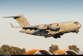 The globemaster airdrops both paratroopers. Boeing C 17a Globemaster Iii Large Preview Airteamimages Com