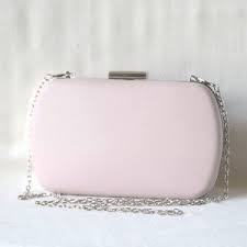 En portant directement votre sac à la main. Pochettes Sacs Du Soir De Ceremonie