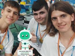 Dos equips menorquins guanyen les Olimpíades de Robòtica i un anirà a la  final internacional