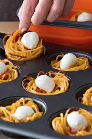 Giada S Ingenious Hack Will Change The Way You Eat Leftover Spaghetti Leftover Spaghetti Food Leftover Pasta Recipes