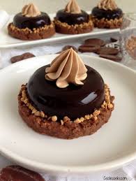 Petits Entremets Chocolat Feve Tonka Et Praline Noisette Gateaux Et Desserts Recette Dessert Praline Noisette