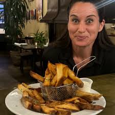 Los Olivos Wine Merchant & Cafe