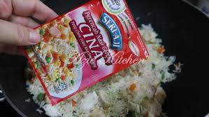 1 siung bawang bombai : Nasi Goreng Cina Dengan Buah Kurma Yang Sedap Azie Kitchen
