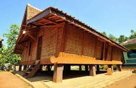 Saat ini terdapat banyak sekali model rumah megah dan indah yang diciptakan oleh para arsitektur. Mengintip 8 Jenis Rumah Adat Sunda Bisa Kamu Terapkan Lho