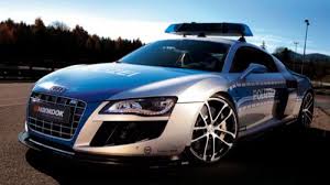 Ei pariază că maşina lor va putea atinge o viteză de 1.600 km/h. Cea Mai RapidÄƒ MaÈ™inÄƒ De PoliÈ›ie Din Lume Audi R8 Gtr By Abt