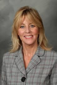 Kathy Hunter's Instagram, Twitter & Facebook