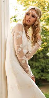 Finden sie hochwertige fotos, die sie anderswo vergeblich suchen. Pin Auf Hippie Brautkleider Boho Glam