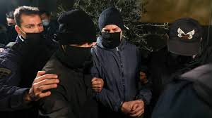 Σωφρονιστικοί υπάλληλοι στις φυλακές του γιαροσλάβλ στη ρωσία ξυλοκοπούν βάναυσα κρατούμενους, ενώ ένας πέθανε λίγες ημέρες αργότερα από αυτή την αιτία (vid). E3bxkb5ldjdttm
