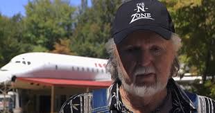 Red Lane's DC-8 Airplane Home Is One Awesome Way of Living the Dream