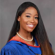 Leanna Forbes's Instagram, Twitter & Facebook