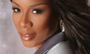 Dixie Morton's Instagram, Twitter & Facebook