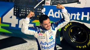 Elliott reflects on win last fall, optimistic about martinsville perfo. Kyle Larson Holds Off Kevin Harvick To Win Monster Energy Nascar All Star Race Cupscene Com