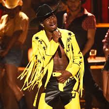 Montero lamar hill, born april 9, 1999 near atlanta, ga, is known by his stage name lil nas x. How Lil Nas X Could Make Billboard Chart History