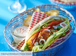 Kebab De Poulet En Pain Pita Decouvrez Les Recettes De Cuisine De Femme Actuelle Le Mag