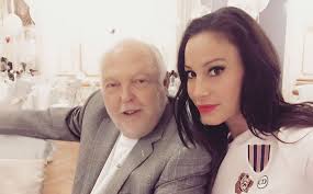 See more of habony árpád fan club on facebook. Velvet Gumicukor Most Mar Azt Is Tudjuk Hogy Andy Vajna Egy Igazi Uriember