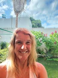 Any last chamse opportunity in Europe for pet sitting?I amm from Greece i  pet sit the last 6 years and i have my own 3 cats and 2 dogs