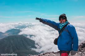 Berbanding kereta manual, naik bukit dengan kereta auto jauh lebih mudah. Catatan Perjalanan Mendaki Gunung Semeru Dan Puncak Mahameru
