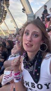 Erin Stutz's Instagram, Twitter & Facebook