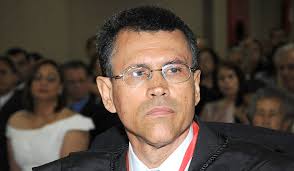 Francisco Vildon José Valente se aposenta voluntariamente do cargo de  desembargador