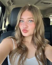 Emma Margaret Roach (@emma.roach) • Instagram photos and videos