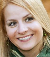 Teeth Whitening with Braces: What You Need to Know