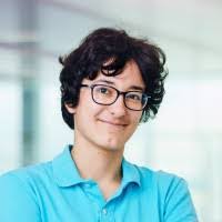 Lara Pope's Instagram, Twitter & Facebook