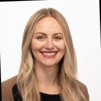 Verna Chen's Instagram, Twitter & Facebook