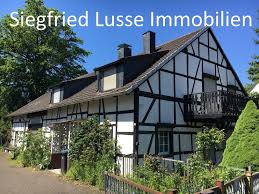 Seit der bronzezeit bis in die gegenwart ist das schwert in unterschiedlichsten varianten als waffe in benutzung. Haus Zum Verkauf 58239 Schwerte Mapio Net