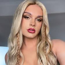 Barbie Jackson's Instagram, Twitter & Facebook