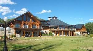 The Amazing Home Shown Here Is One Of The Largest Log Homes In The World Another Canadian Rambler It Is Located On Log Homes Large Log Cabins Log Cabin Homes