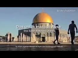 Melalui tagar tersebut, tak sedikit warganet yang mencuitkan doa dan memohon keselamatan bagi warga palestina yang menjadi korban. Teks Doa Untuk Masjid Al Aqsa Berbagai Teks Penting