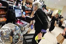 self-checkout Picture