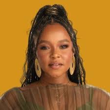 Lynsey Jones's Instagram, Twitter & Facebook