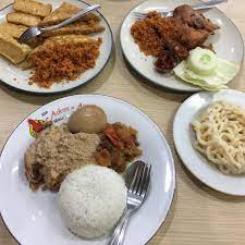 Gatao ayam dikasih apa kenaapa bisa enak bgt. Adem Ayem Rumah Makan Ngawi Rumah Makan Adem Ayem Solo