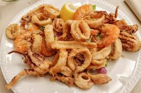 Frittura di calamari, trigliette e gamberoni. Fritto Misto Di Pesce Al Forno Un Secondo Croccante E Gustoso Ma Leggero
