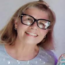 Carmen Berger's Instagram, Twitter & Facebook