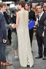 On saturday, hathaway's hair stylist adir abergel shared a photo of the actress rocking a brand new style of lovemaking. 25 Best Anne Hathaway Pixie Cut Pixie Cut Haircut For 2019