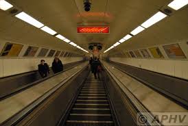.ter station, budapest on tripadvisor: Aphv 2802 Dsc 0084 Metro Kossuth Lajos Ter 9 3 2009 Aphv Peter Velthoen
