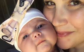 She launched her singing career in 2005 under the artistic name ronalda,. Katia Aveiro Irma De Cristiano Ronaldo Mostra Fotos Ineditas Do Parto Nova Gente