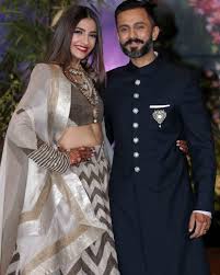 Sonam Kapoor With Husband Anand Ahuja Sonamkapoor Anandahuja Sonam Kapoor Wedding Sonam Kapoor Bollywood Celebrities