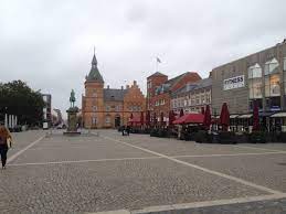 Read reviews, compare malls, and browse photos of our recommended places to shop in esbjerg on tripadvisor. Lotta Henne Strand