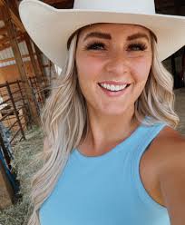 I'M MAKING MOVES, Y'ALL! 💃🏽This southern girl is grabbin' her boots👢and  hittin' the weekday anchor desk 📺 in Nashville, Tennessee for WZTV FOX 17  News, Nashville! I'm ready for sweet tea, southern