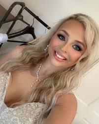 Katelyn Blair's Instagram, Twitter & Facebook