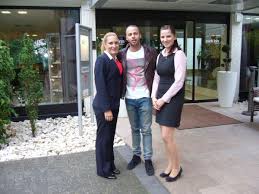 Small and family owned hotels in bielefeld. Marlon Roudette Joggt Durch Den Teutoburger Wald Prominenter Besuch Im Park Inn By Radisson Bielefeld