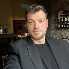 Cu asta ne hrănim noi ?